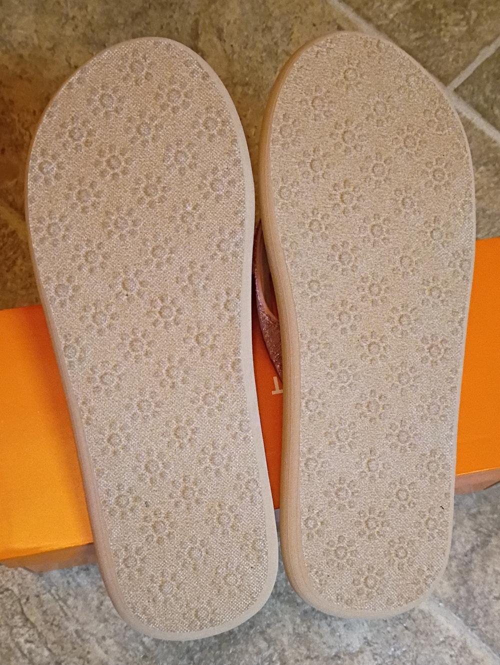 Rocket Dog NWT/BOX Sparkle Pink Lavender Thong Sandals Women's Size 10 - Picture 5 of 16